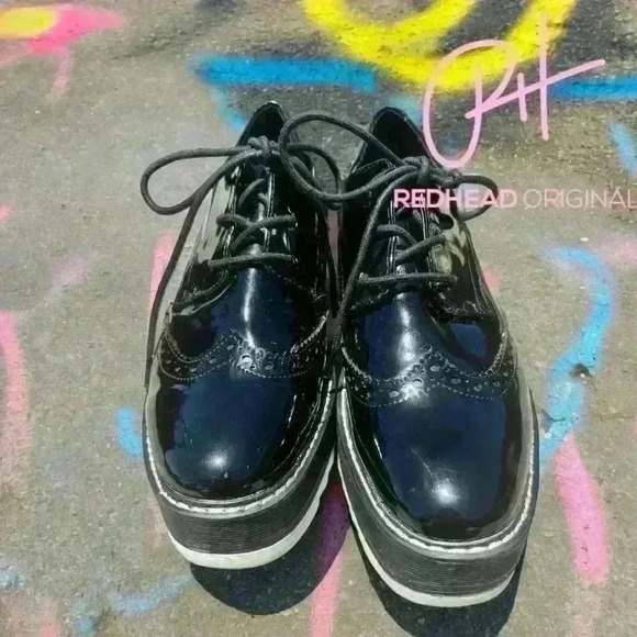 Zara Shoes - Ladies Zara Patent Oxford lace up shoes- size 40 super fun